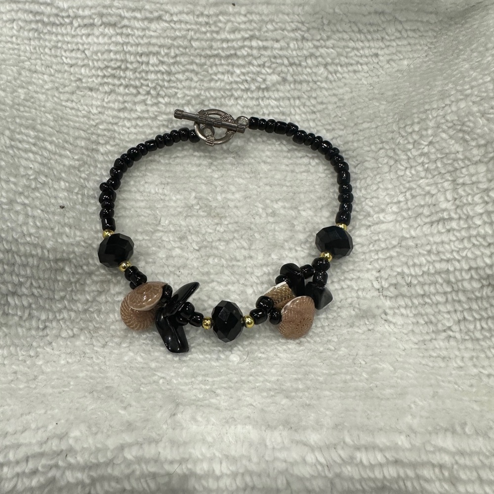 Elegant Black and Tan Beaded Bracelet